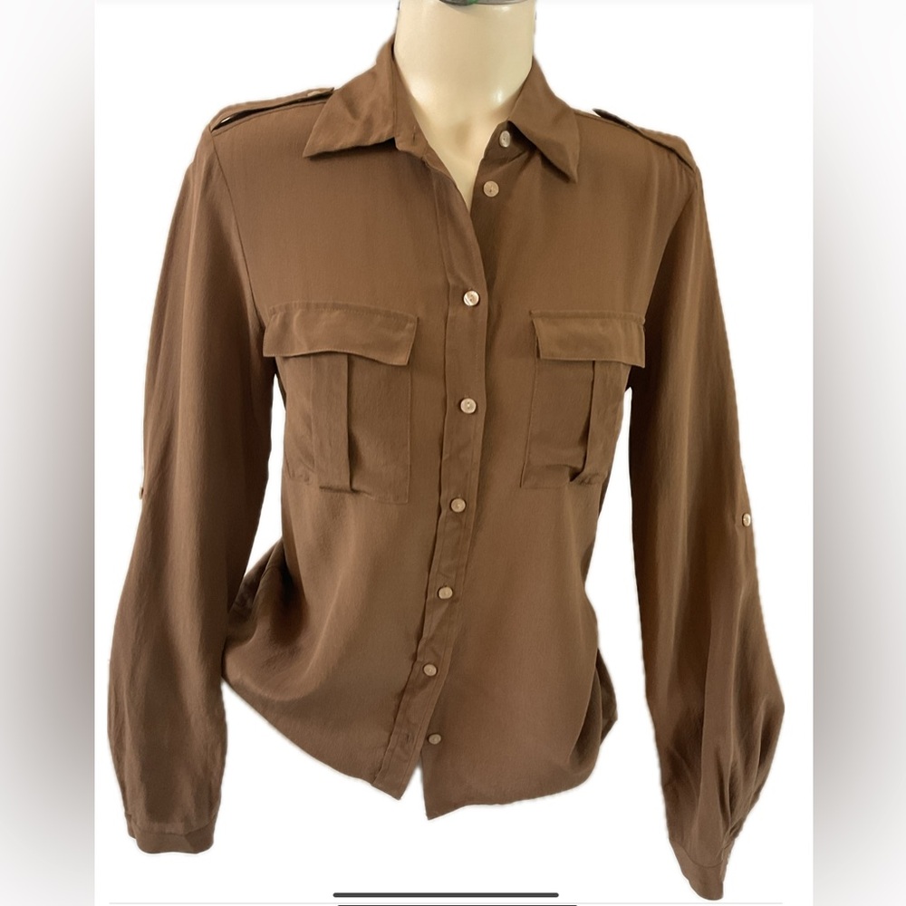 CASSIS 100% Silk Chic Brown Button-Down Shirt with adjustable sleeves.